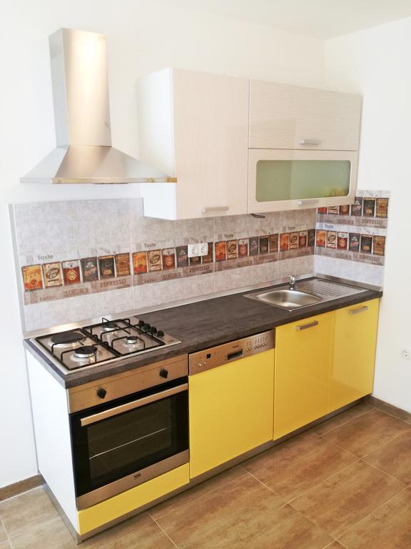 B44 Apartman *